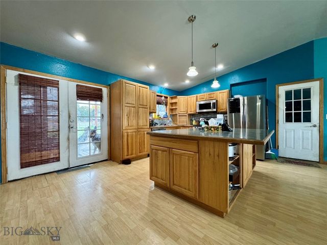 511 Garnier Ave, Livingston, MT 59047