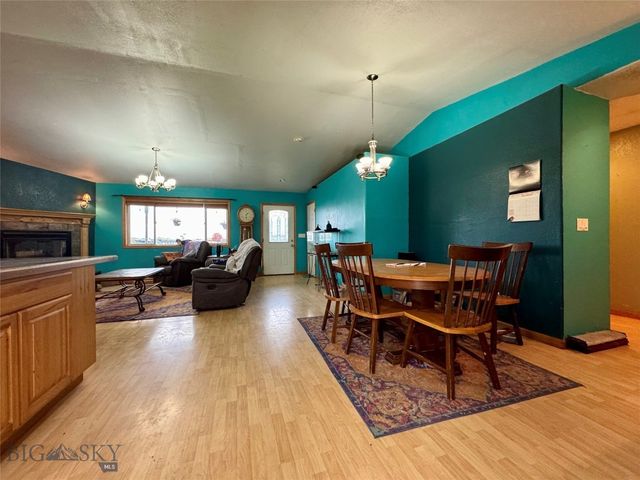 511 Garnier Ave, Livingston, MT 59047