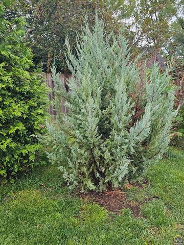 6636 SW Gisbourne CT, Topeka, KS 66614