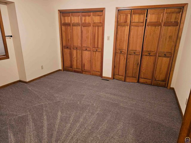 6636 SW Gisbourne CT, Topeka, KS 66614