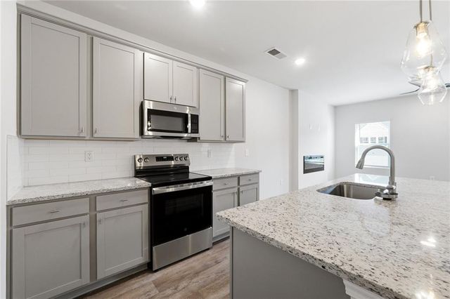 3639 PARKWAY JAMES Drive, Snellville, GA 30039