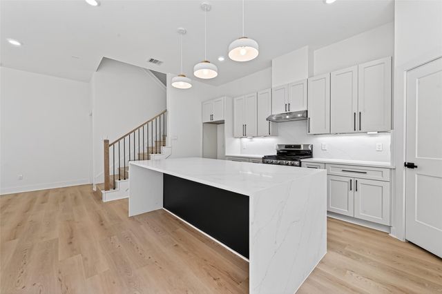 953 Highland Light Lane, Houston, TX 77091