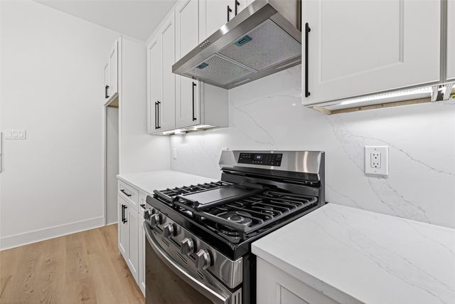 953 Highland Light Lane, Houston, TX 77091