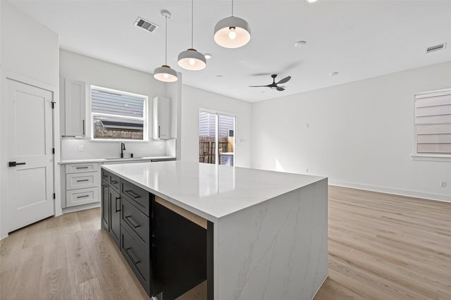 953 Highland Light Lane, Houston, TX 77091