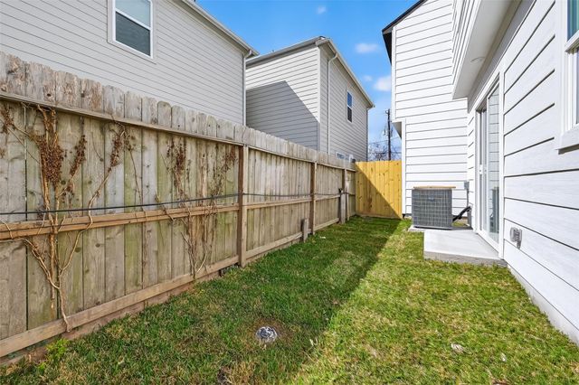 953 Highland Light Lane, Houston, TX 77091