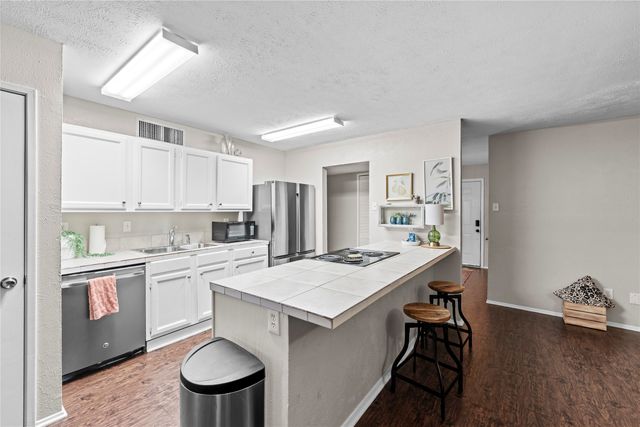 5016 Griffin, The Colony, TX 75056