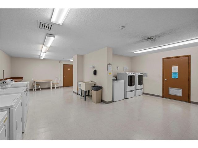 311 Pleasant Avenue 301, Saint Paul, MN 55102