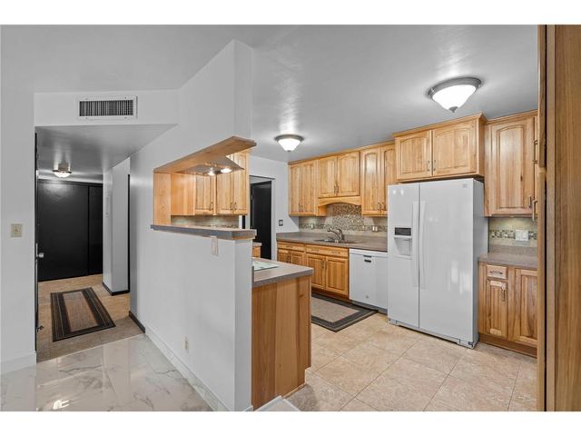 311 Pleasant Avenue 301, Saint Paul, MN 55102