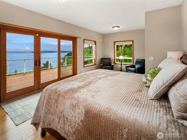 16532 87th Avenue SW, Vashon, WA 98070