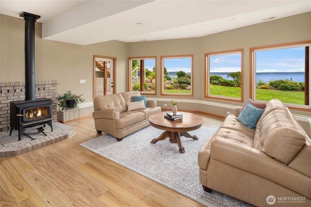 16532 87th Avenue SW, Vashon, WA 98070