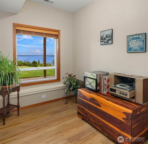 16532 87th Avenue SW, Vashon, WA 98070