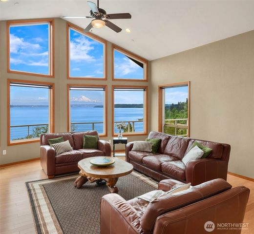 16532 87th Avenue SW, Vashon, WA 98070