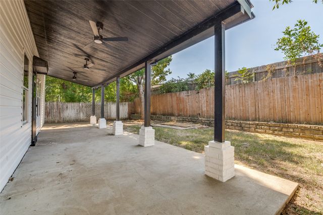 1122 Mazourka Drive, Arlington, TX 76001