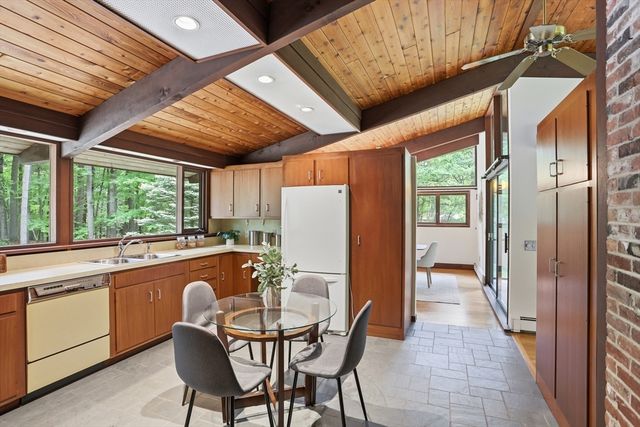 39 Long Ridge Road, Carlisle, MA 01741