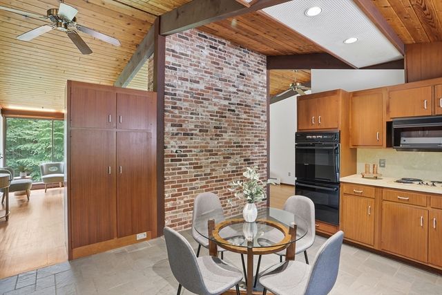 39 Long Ridge Road, Carlisle, MA 01741