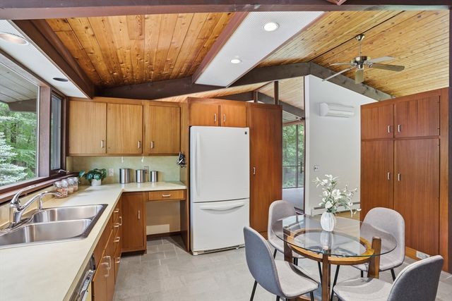 39 Long Ridge Road, Carlisle, MA 01741