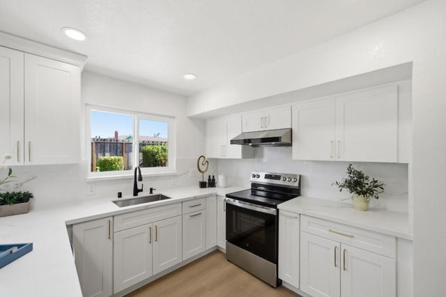 7081 Ann Arbor Way, Dublin, CA 94568