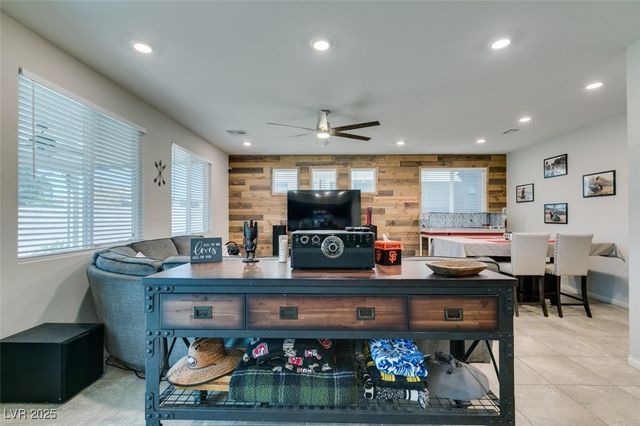 4323 Creekside Cavern Avenue, North Las Vegas, NV 89084