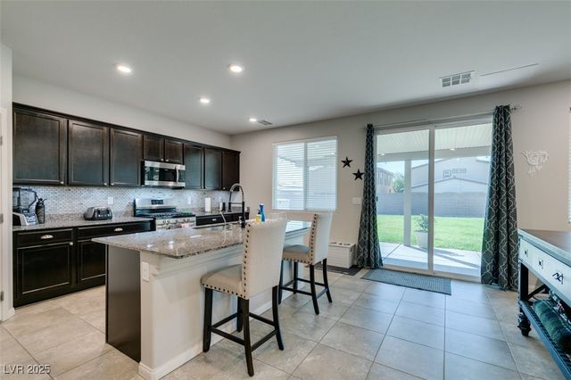 4323 Creekside Cavern Avenue, North Las Vegas, NV 89084