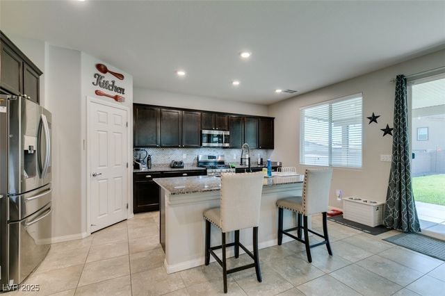 4323 Creekside Cavern Avenue, North Las Vegas, NV 89084