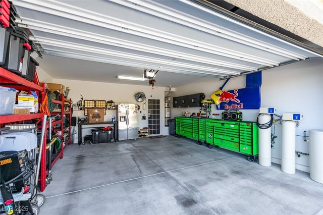 4323 Creekside Cavern Avenue, North Las Vegas, NV 89084