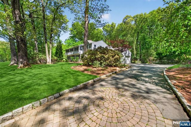 17 Appert Terrace, Mahwah, NJ 07430