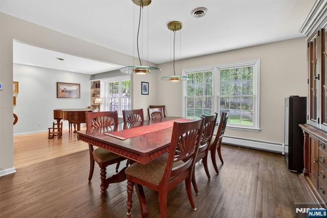 17 Appert Terrace, Mahwah, NJ 07430