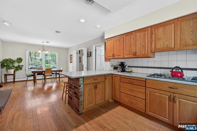 17 Appert Terrace, Mahwah, NJ 07430