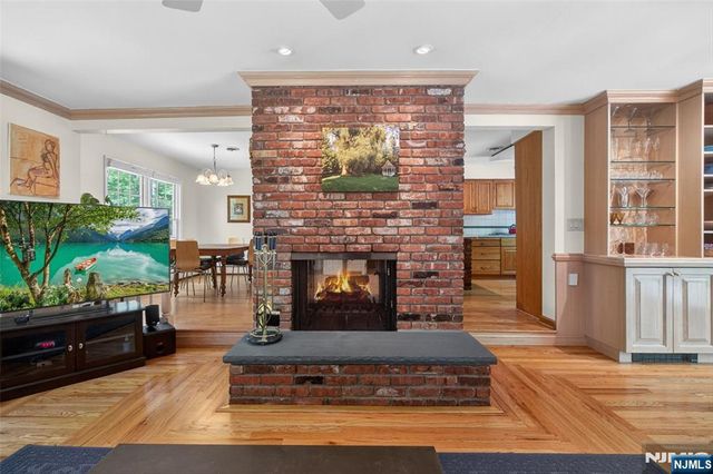 17 Appert Terrace, Mahwah, NJ 07430