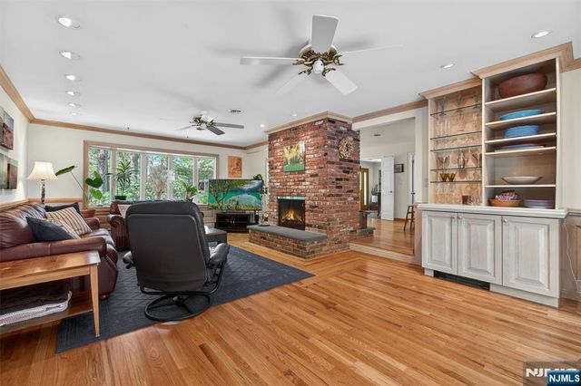 17 Appert Terrace, Mahwah, NJ 07430