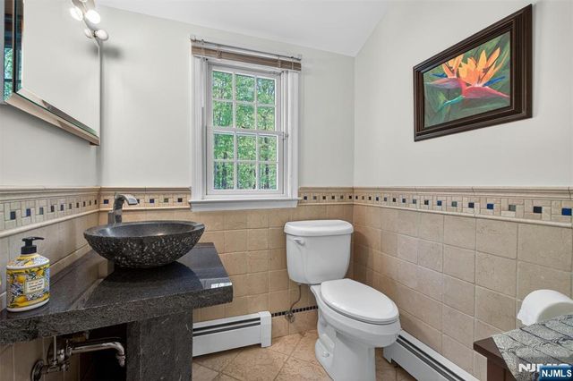 17 Appert Terrace, Mahwah, NJ 07430