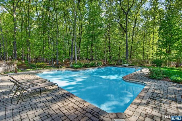 17 Appert Terrace, Mahwah, NJ 07430