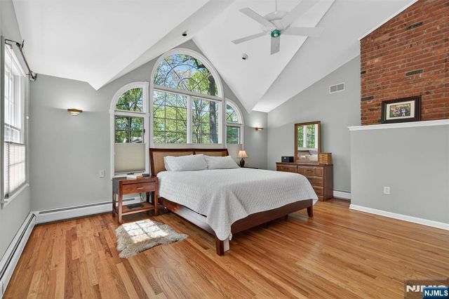 17 Appert Terrace, Mahwah, NJ 07430