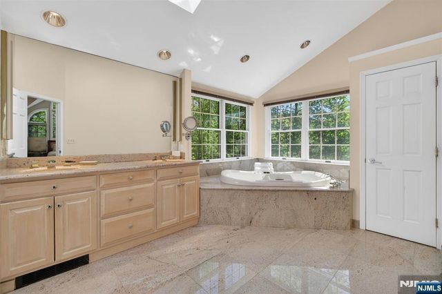 17 Appert Terrace, Mahwah, NJ 07430