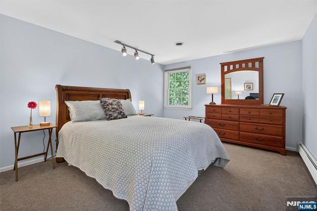 17 Appert Terrace, Mahwah, NJ 07430