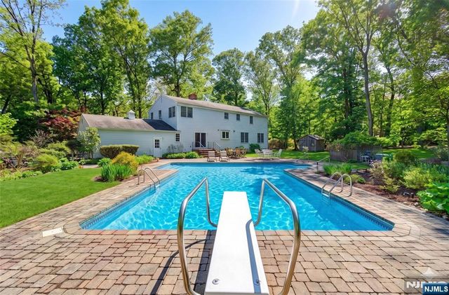 17 Appert Terrace, Mahwah, NJ 07430