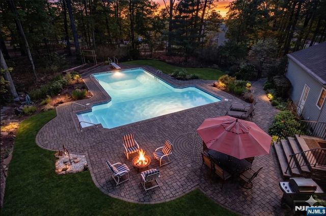 17 Appert Terrace, Mahwah, NJ 07430
