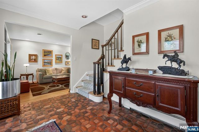 17 Appert Terrace, Mahwah, NJ 07430