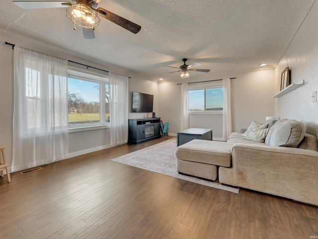 5514 State Road 8, Auburn, IN 46706