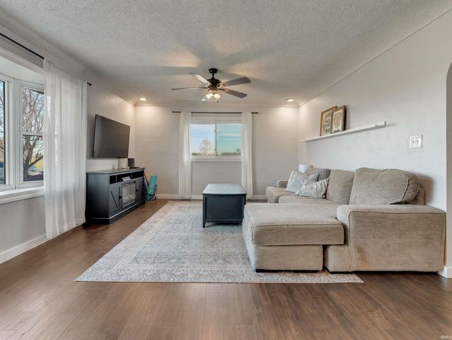 5514 State Road 8, Auburn, IN 46706