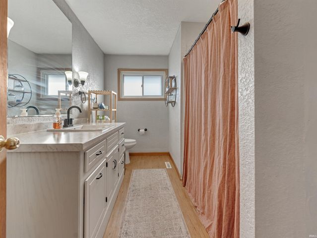 5514 State Road 8, Auburn, IN 46706