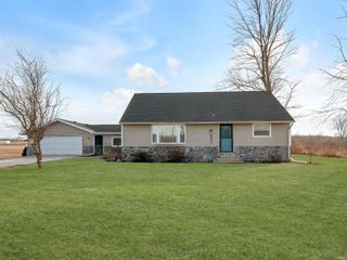5514 State Road 8, Auburn, IN 46706