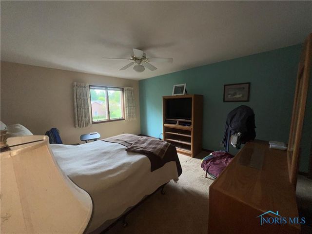 64 River Run Drive, J, Fremont, OH 43420