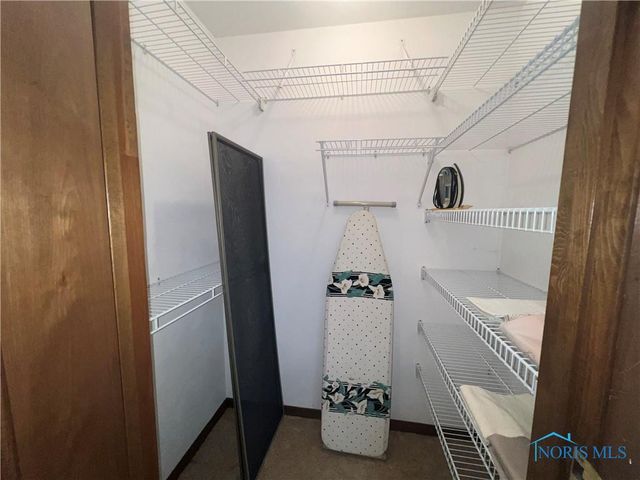 64 River Run Drive, J, Fremont, OH 43420