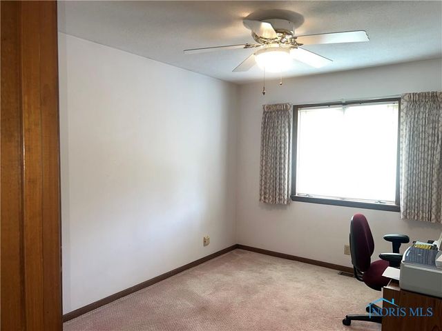 64 River Run Drive, J, Fremont, OH 43420