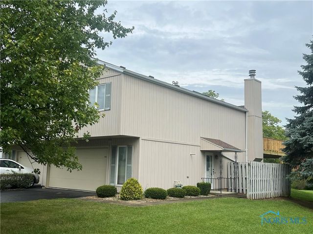 64 River Run Drive, J, Fremont, OH 43420