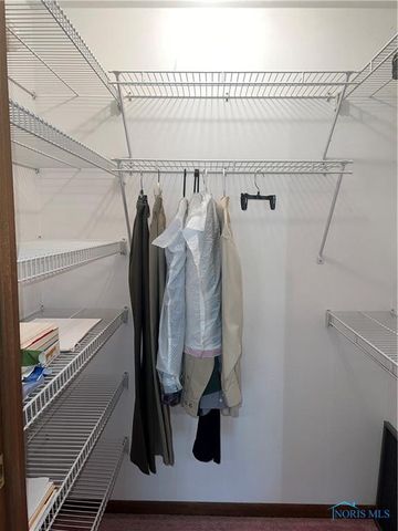 64 River Run Drive, J, Fremont, OH 43420