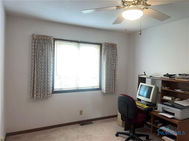 64 River Run Drive, J, Fremont, OH 43420