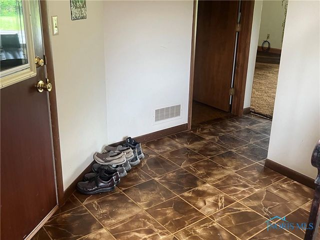 64 River Run Drive, J, Fremont, OH 43420