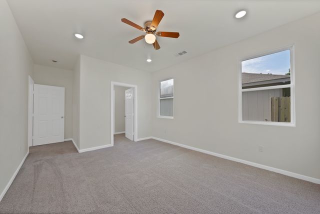 2902 Walnut Street, Greenville, TX 75401